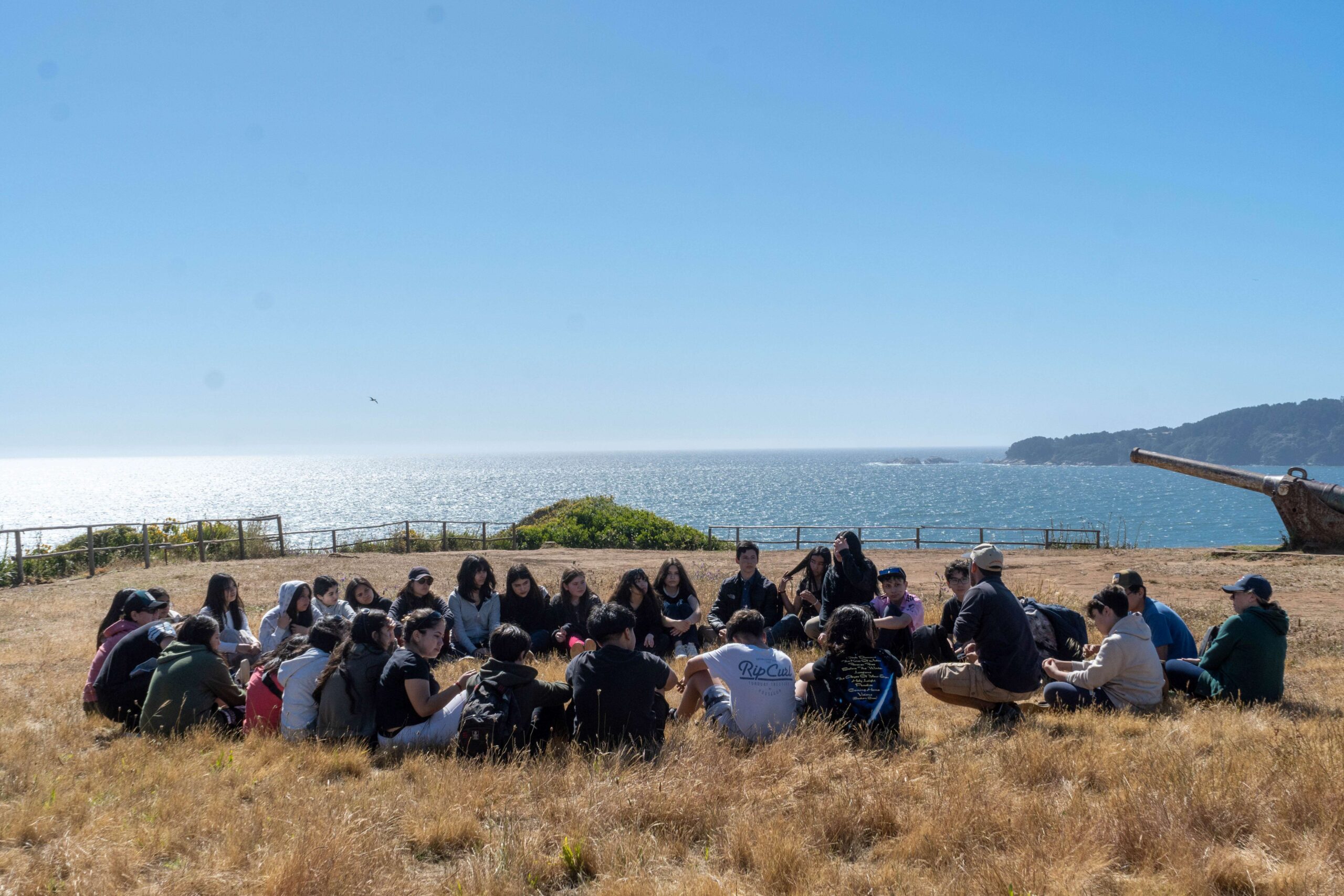 Estudiantes durante un terreno como premio de los desafíos colaborativos del Programa de Liderazgo Biobío Outdoor.